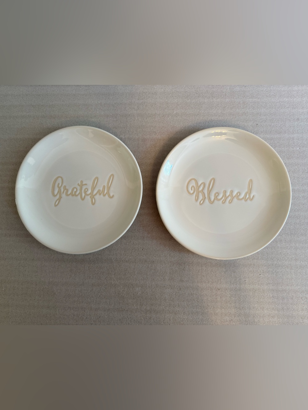 Pair of Better Homes & Garden Decorative Plates “Grateful” “Blessed”